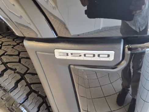 Used 2024 GMC Sierra 3500 Denali Ultimate AWD/4WD image 31