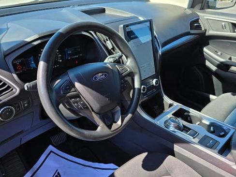Used 2023 Ford Edge SEL w/ Convenience Package image 16