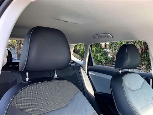 Certified 2022 Volkswagen Taos SE image 22