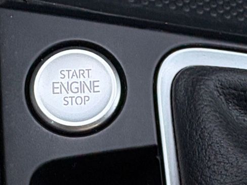 Used 2024 Volkswagen Jetta SE image 11