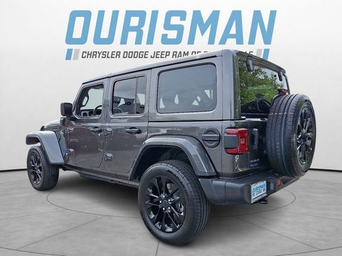 Certified 2025 Jeep Wrangler Unlimited Sahara w/ Safety Group AWD/4WD image 4