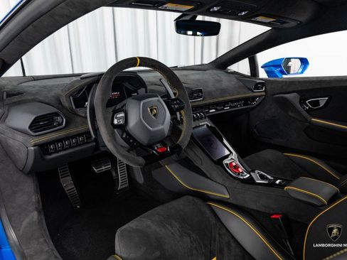 Used 2023 Lamborghini Huracan Tecnica image 32