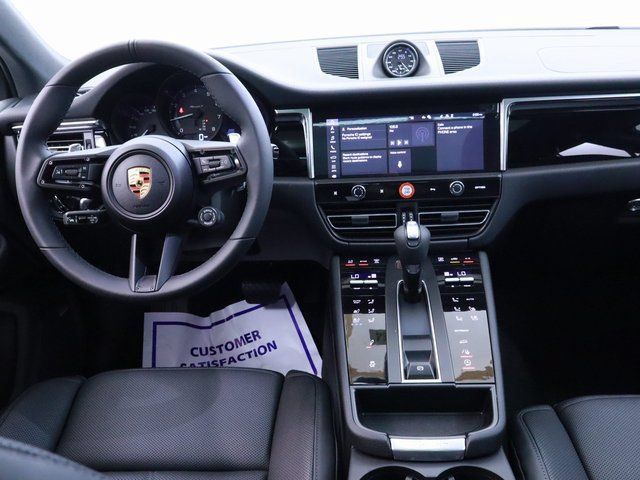 Certified 2025 Porsche Macan Turbo AWD/4WD image 10