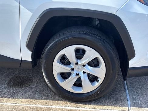 Used 2024 Toyota RAV4 LE FWD image 9