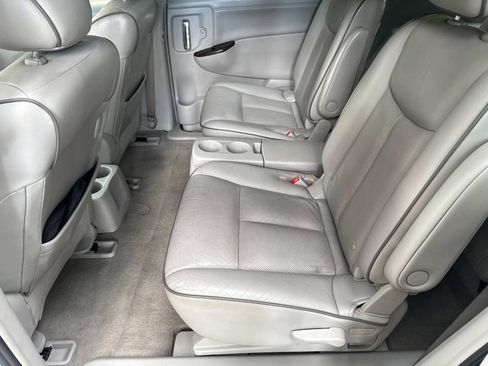 Used 2013 Nissan Quest SV w/ Leather Pkg FWD image 15