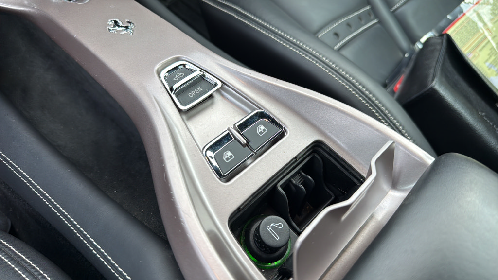 Used 2012 Ferrari California RWD image 46