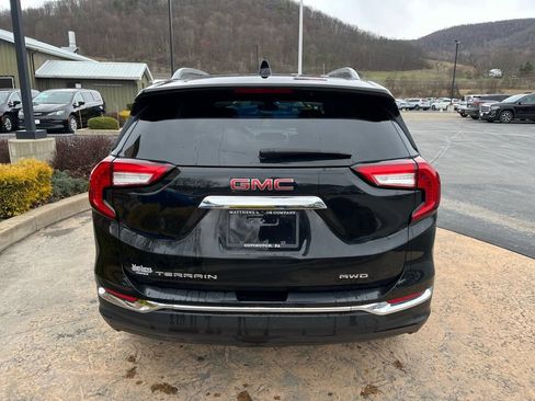 Used 2024 GMC Terrain SLT AWD/4WD image 6