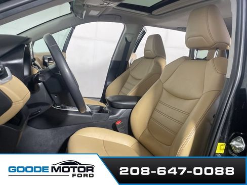 Used 2021 Toyota RAV4 XLE Premium AWD/4WD image 10