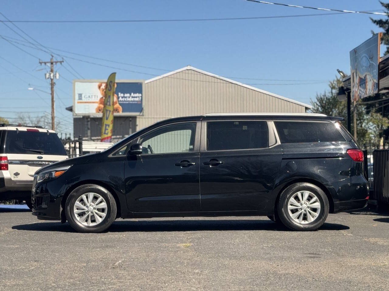 Used 2016 Kia Sedona LX w/ LX Convenience Package FWD image 18
