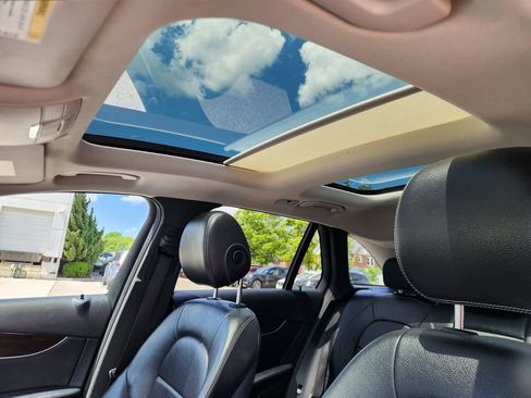 Used 2017 Mercedes-Benz GLC 300 4MATIC image 10