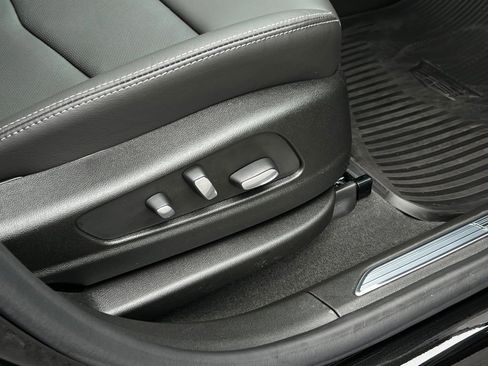 Used 2025 Cadillac XT5 Premium Luxury w/ Technology Package image 25