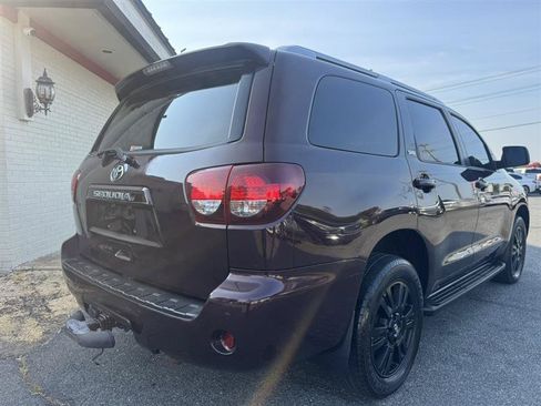 Used 2018 Toyota Sequoia SR5 AWD/4WD image 5