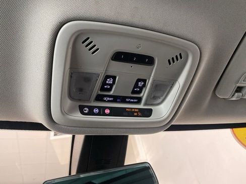 Used 2021 Chevrolet Traverse Premier image 20