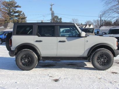 New 2026 Ford Bronco Outer Banks w/ Sasquatch Package