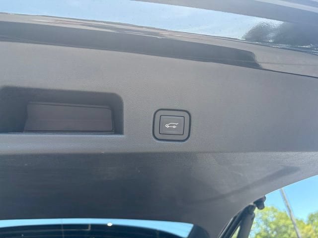 Used 2024 Chevrolet Traverse RS w/ LPO, Floor Liner Package AWD/4WD image 11