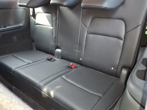 Used 2024 Nissan Pathfinder SL w/ Black Appearance Package image 6