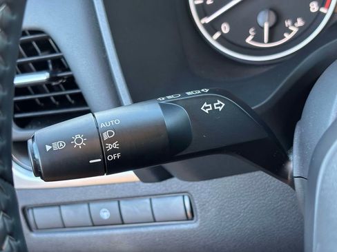 Used 2025 Nissan Rogue SV image 22