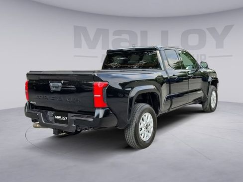 Used 2025 Toyota Tacoma SR5 AWD/4WD image 5