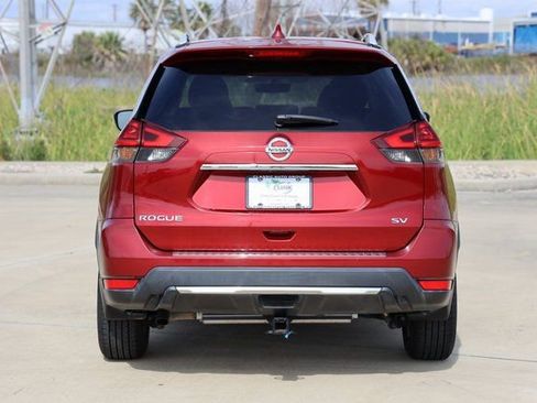 Used 2018 Nissan Rogue SV image 7