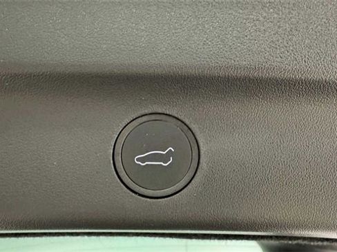 Used 2023 Tesla Model Y Long Range image 31