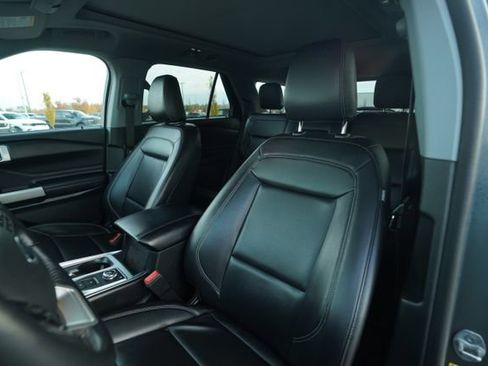 Used 2022 Ford Explorer XLT w/ Equipment Group 202A image 38