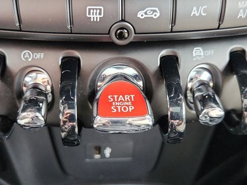 Used 2024 MINI Cooper 2-Door Hardtop w/ Signature Upholstery Package image 20