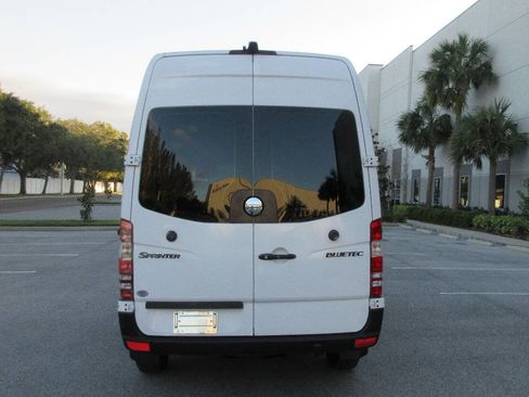 Used 2011 Freightliner Sprinter 2500 image 4