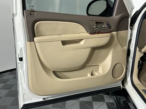 Used 2010 Chevrolet Tahoe LTZ image 27