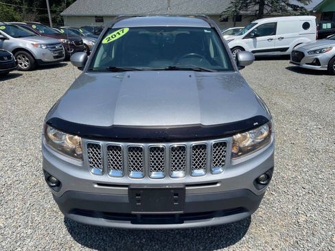 Used 2017 Jeep Compass Latitude AWD/4WD image 2