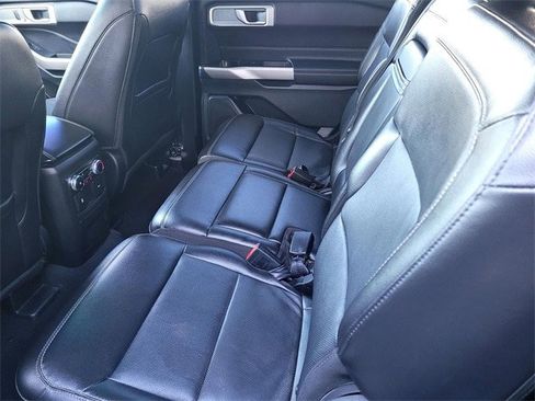 Certified 2023 Ford Explorer Limited image 9