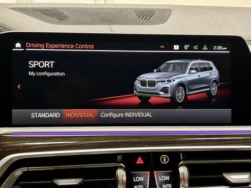 Used 2021 BMW X7 xDrive40i w/ Parking Assistance Package AWD/4WD image 38