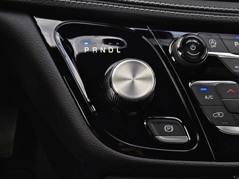 New 2026 Chrysler Pacifica Select image 27