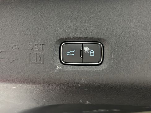 Used 2025 Ford Expedition Max Active AWD/4WD image 31