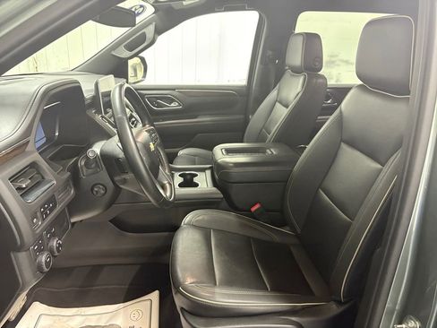 Used 2023 Chevrolet Suburban Premier AWD/4WD image 10