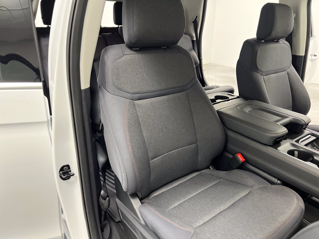 Used 2025 Ford Expedition Active RWD image 30