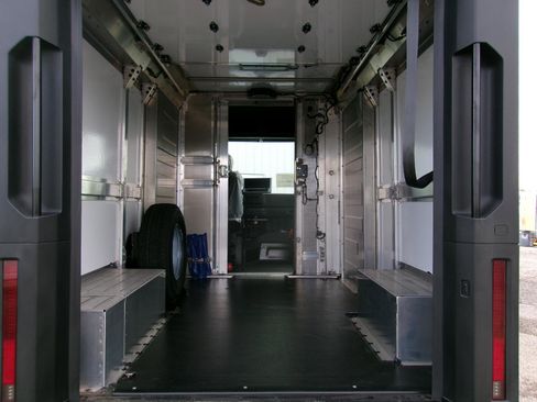 New 2025 Chevrolet Brightdrop 400 image 12