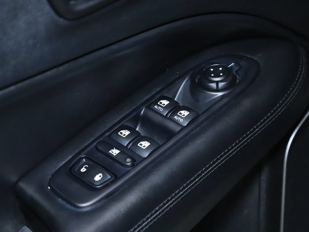 Used 2019 Jeep Compass Latitude AWD/4WD image 16
