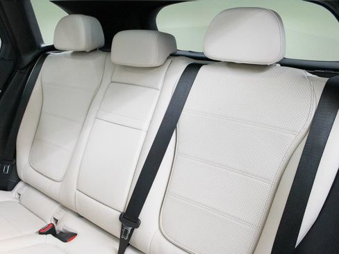 Used 2025 Mercedes-Benz GLC 350e 4MATIC image 25