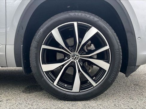 Used 2024 Volkswagen Atlas SEL Premium R-Line AWD/4WD image 7