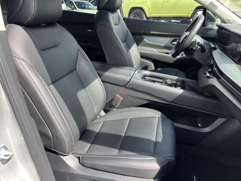 Used 2025 Nissan Murano SL AWD/4WD image 3