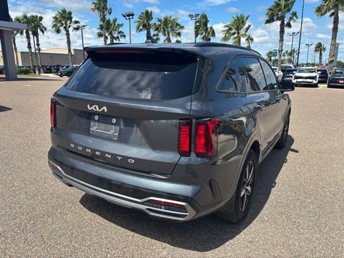 Used 2022 Kia Sorento S FWD image 6