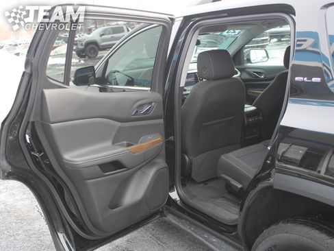 Certified 2023 GMC Acadia SLE w/ Driver Convenience Package image 20