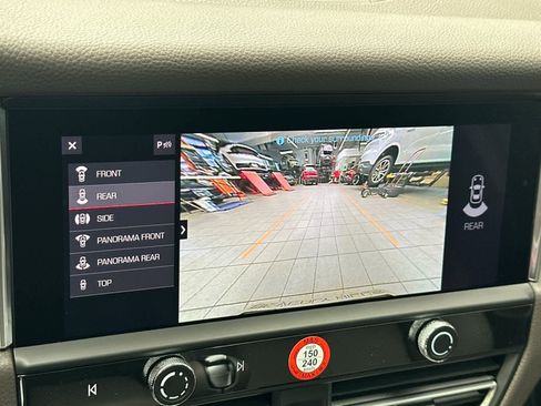 New 2026 Porsche Macan image 23