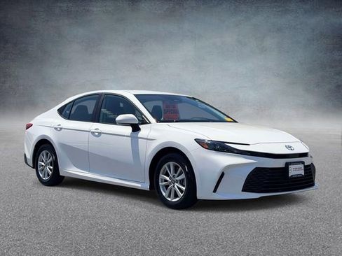 Used 2026 Toyota Camry LE FWD image 1