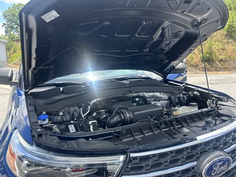 Used 2020 Ford Explorer XLT w/ Equipment Group 202A AWD/4WD image 65