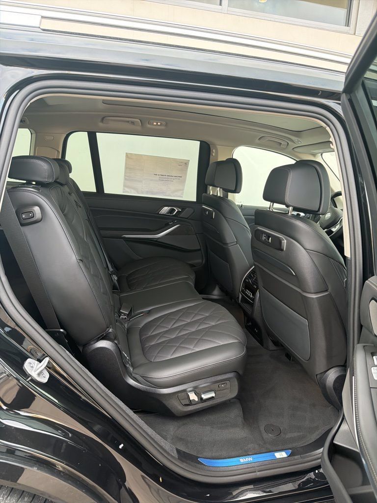 New 2026 BMW X7 xDrive40i w/ Premium Package AWD/4WD image 17