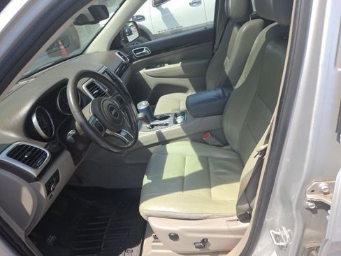 Used 2012 Jeep Grand Cherokee Laredo AWD/4WD image 8