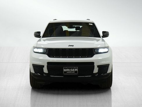 Used 2023 Jeep Grand Cherokee L Laredo image 8