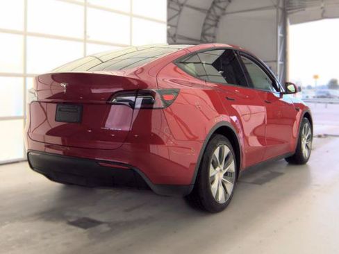 Used 2023 Tesla Model Y AWD image 7