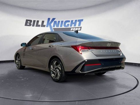 Used 2024 Hyundai Elantra Limited FWD image 3